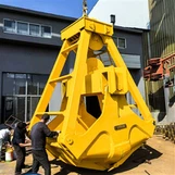 هل يمكن استخدام دلو ذي أربعة حبال لنقل الخردة المعدنية؟